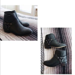 Black booties from Forever 21!